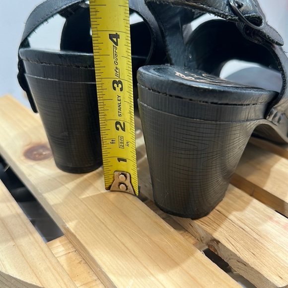 Dansko sandals #263 - Picture 4 of 7